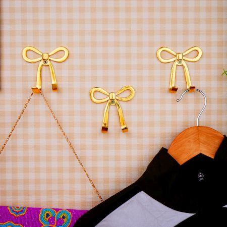 3 Pieces Decorative Gold Aluminium Bow Wall Hooks